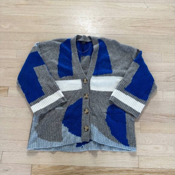 Sweaters - Blue and grey cardigan vintage with a casual, preppy vibe #cardigan measurements